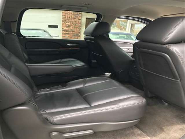 2011 GMC Yukon XL 4x4 SLT 1500 4dr SUV